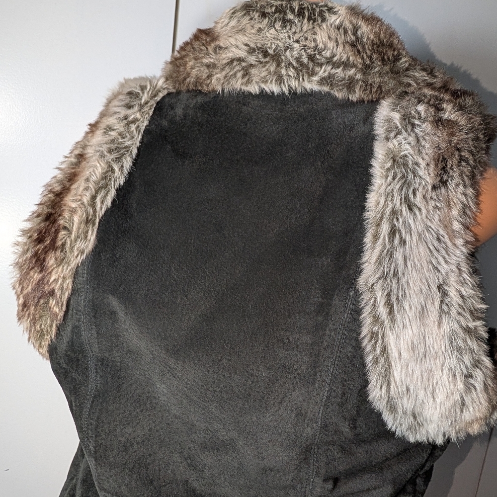 Live a Little Black and grey faux fur vest Size M #boho - Picture 5 of 7